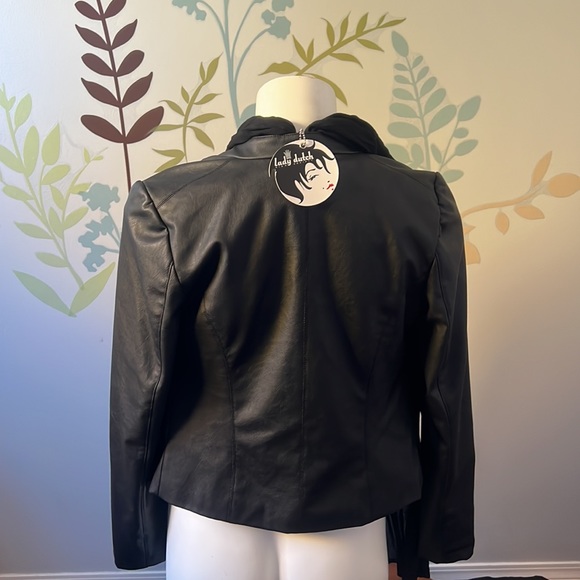 Lady Dutch leather feel jacket with attached scarf - Picture 7 of 10